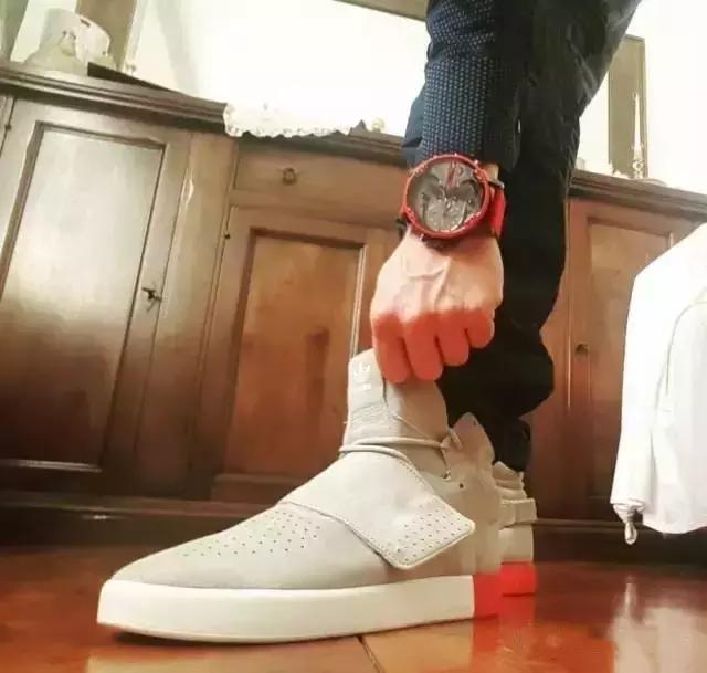 本命年的朋友们这一年过得怎样,本命年的朋友们这一年过的怎么样