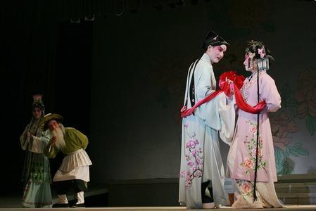 积极参加校内各项活动及讲座,校内公益讲座