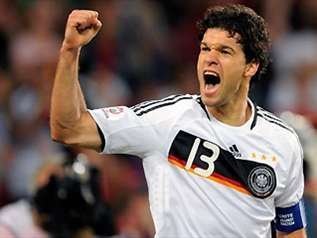 足坛硬汉中场,足坛三大硬汉时刻