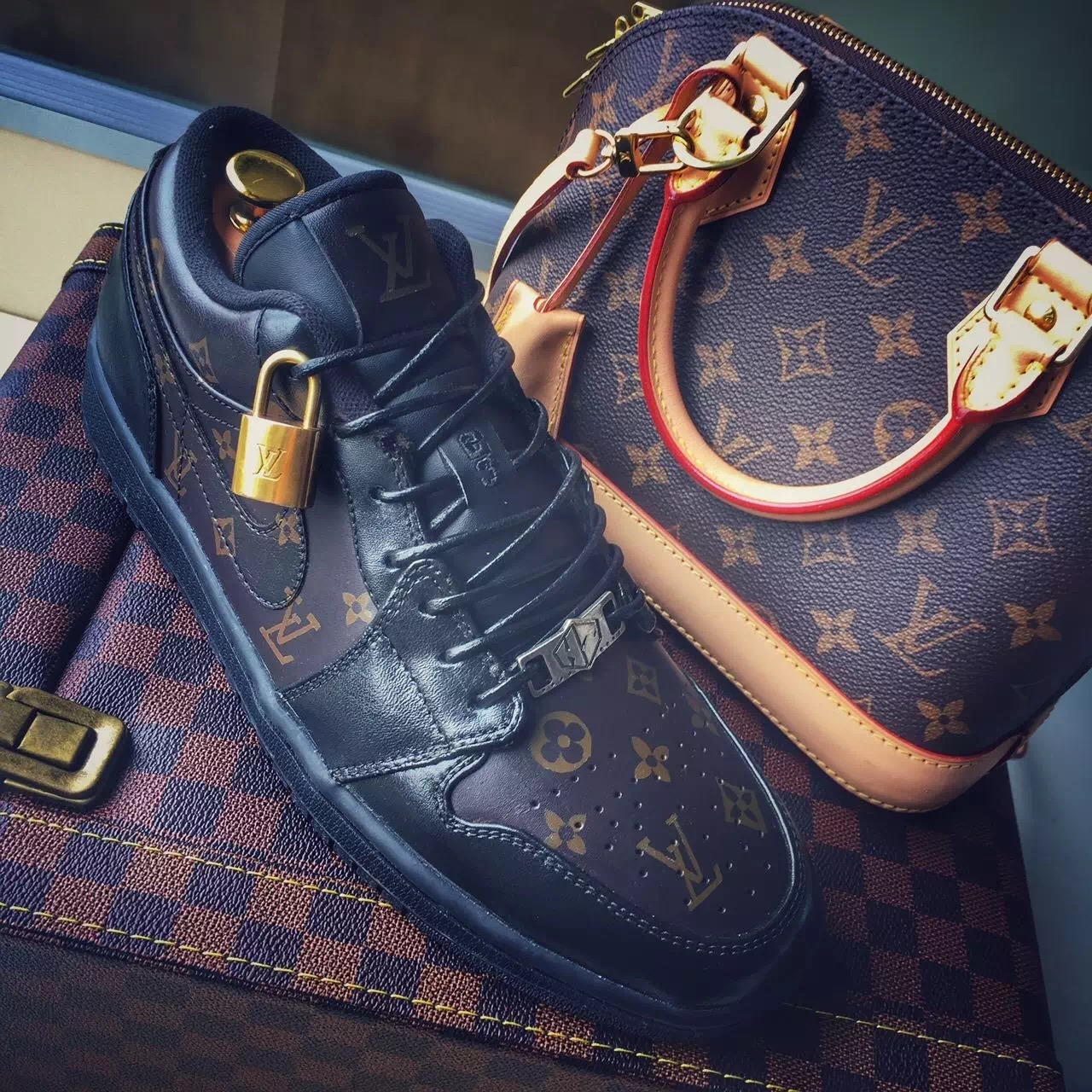 supremeyeezy,supremeyeezy值不值得买