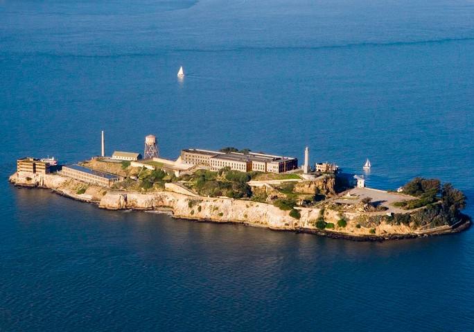 旧金山监狱恶魔岛,美国恶魔岛越狱事件