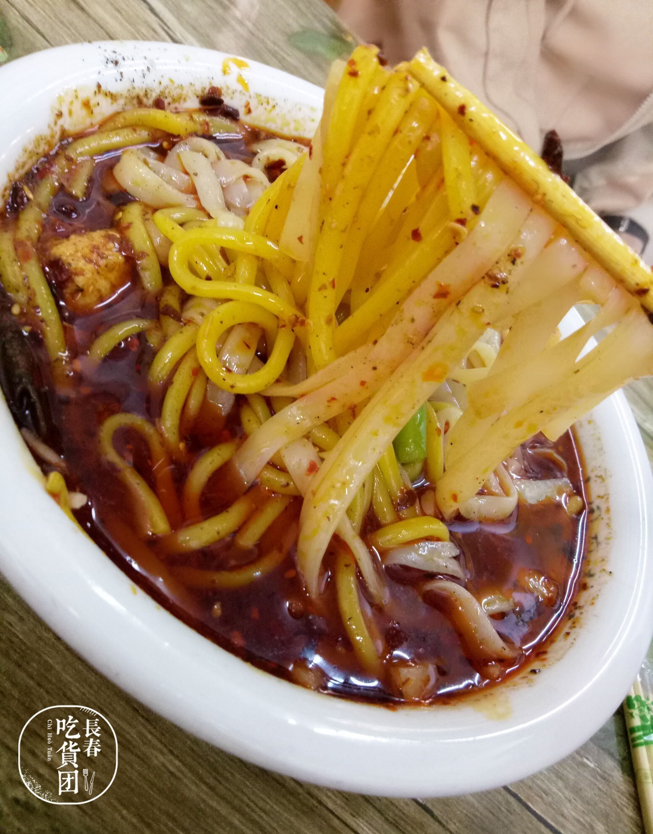 美女编辑拼死吃遍全城麻辣烫，终于选出6家最好吃的！