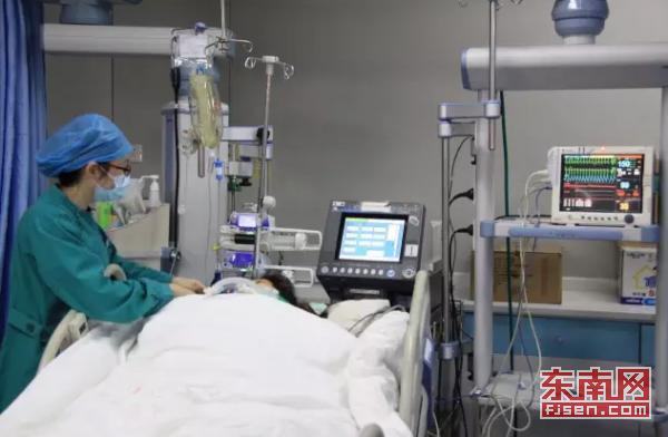 献出熊猫血爱心接力延续生命,熊猫血生命接力抢救记