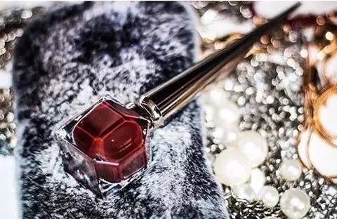 情人节礼物挑这几个准没错 (情人节礼物总有一款适合你)