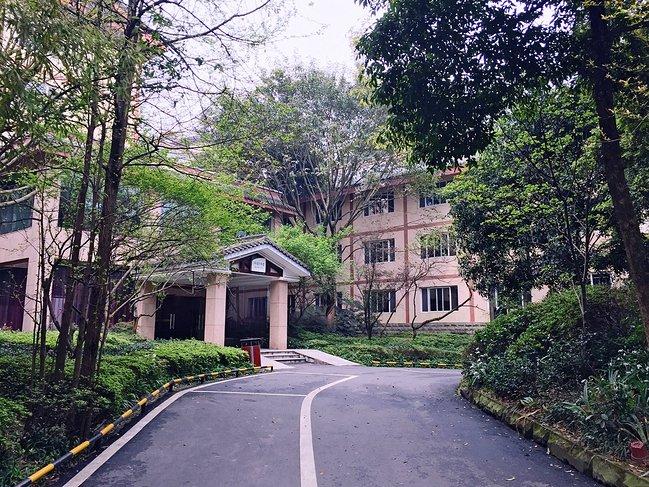 峨眉山吃住行,峨眉山吃住最佳攻略