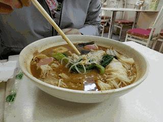 美女编辑拼死吃遍全城麻辣烫，终于选出6家最好吃的！