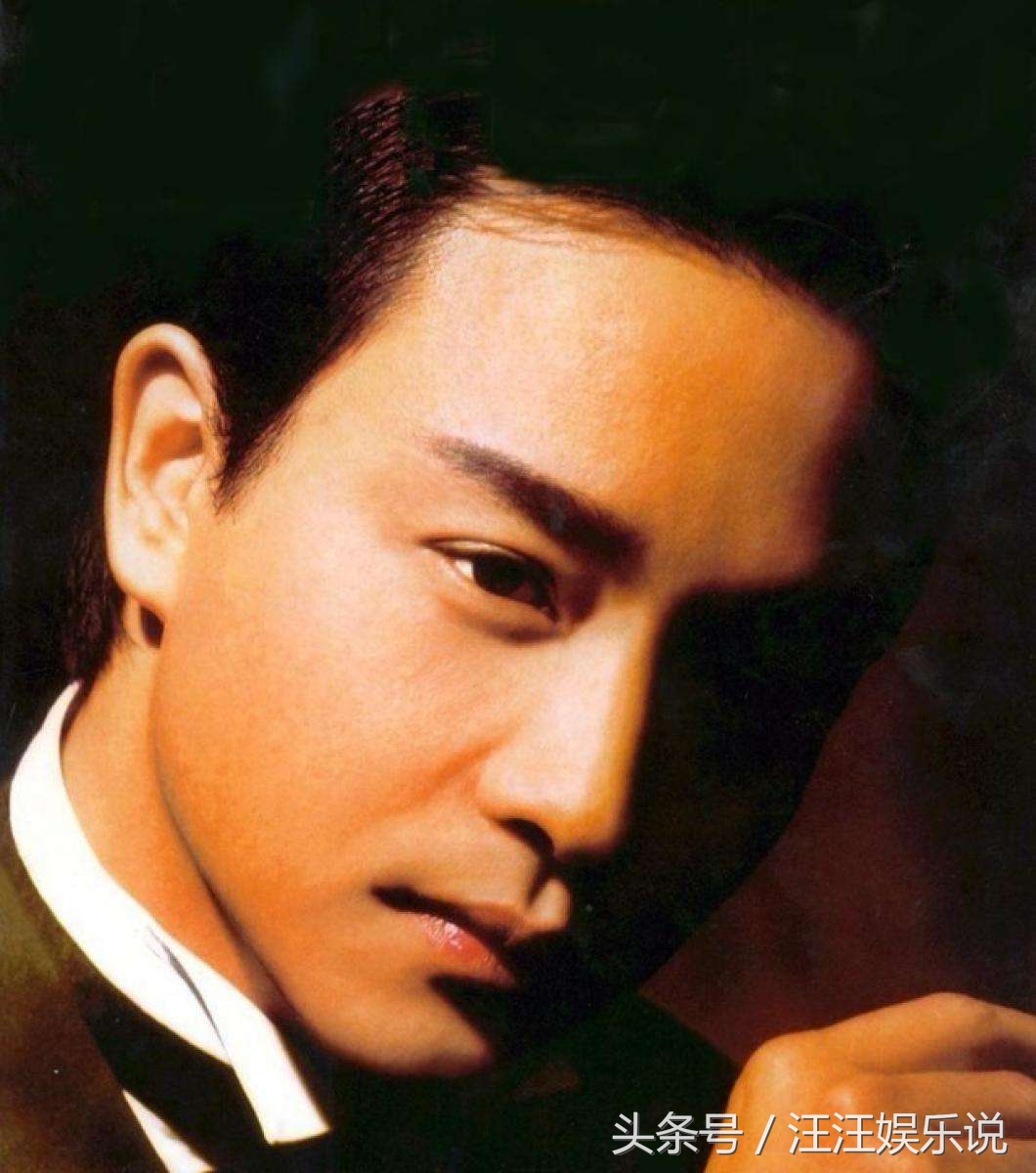 眉眼深邃的男明星桃花眼,7位明星桃花眼的魅力