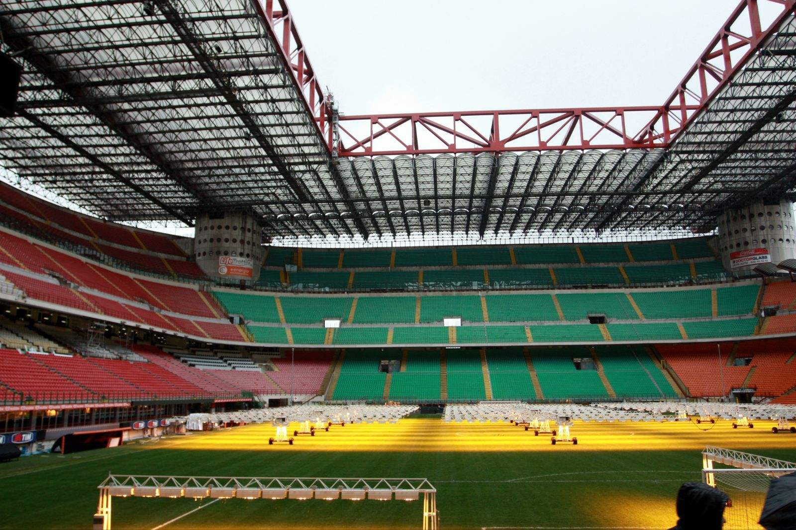 中国最先进的十大足球场,世界上最出名的十大足球场