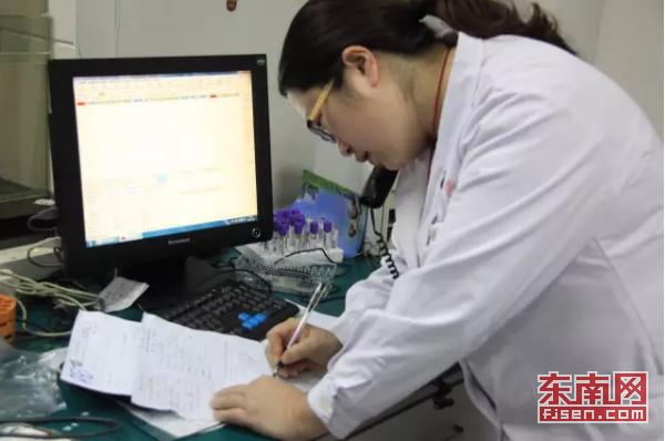 献出熊猫血爱心接力延续生命,熊猫血生命接力抢救记