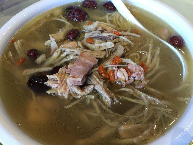 峨眉山吃住行,峨眉山吃住最佳攻略