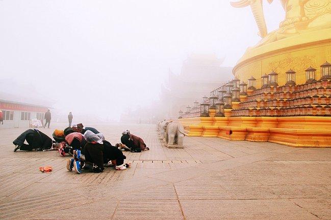 峨眉山吃住行,峨眉山吃住最佳攻略