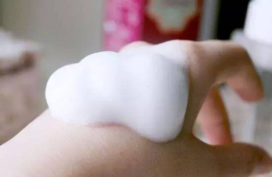 脸上长一堆密密麻麻的闭口怎么办,脸上长了特别多的闭口该怎么办