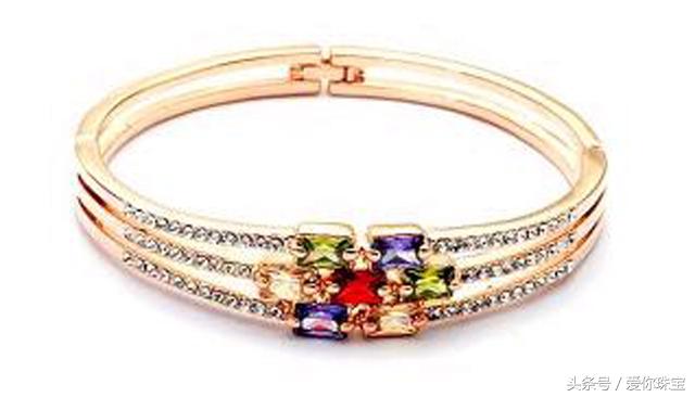 铂金钻戒跟18k金钻戒哪个好,戒指买铂金的好还是18k金的好