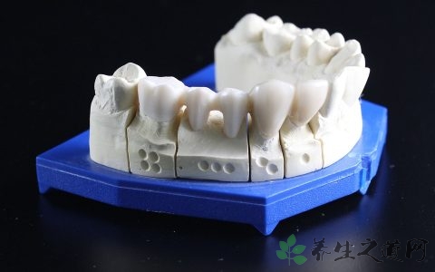 牙齿黄用什么能洗白,喝茶牙齿变黑用什么简单方法洗白