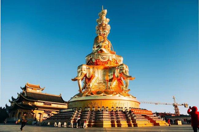 峨眉山吃住行,峨眉山吃住最佳攻略