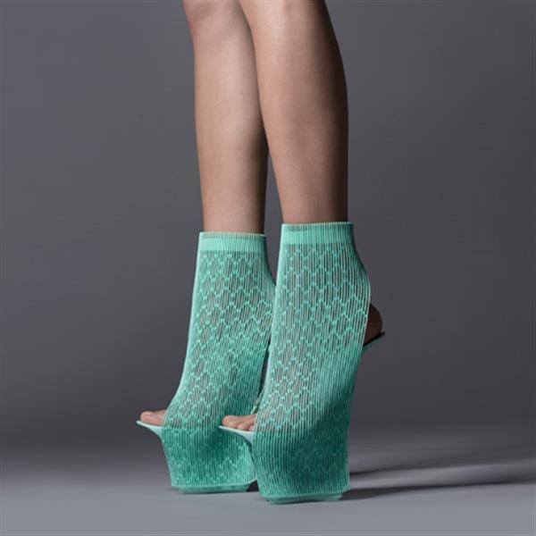 阿迪达斯经典三条线,阿迪达斯都有哪些高科技