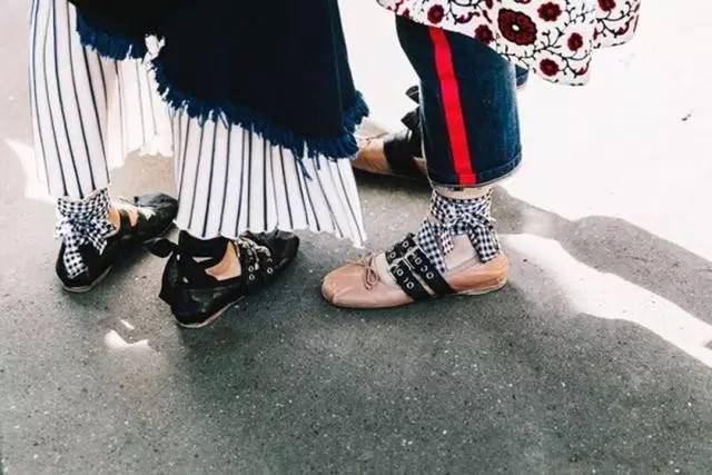 穿上合适的鞋子才会跑得更快,穿对鞋子每一步都是春光