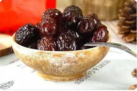 做阿胶枣的方法,气血虚多吃阿胶枣