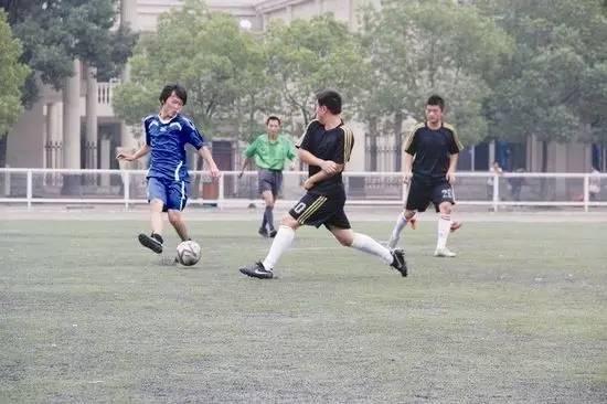 年轻人要听别人建议的金句,年轻人多听一些老前辈的意见