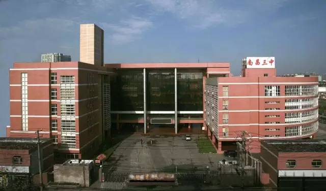 江西师范大学出过哪些名人,江西的大学里面出过什么名人