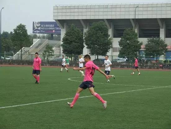 年轻人要听别人建议的金句,年轻人多听一些老前辈的意见