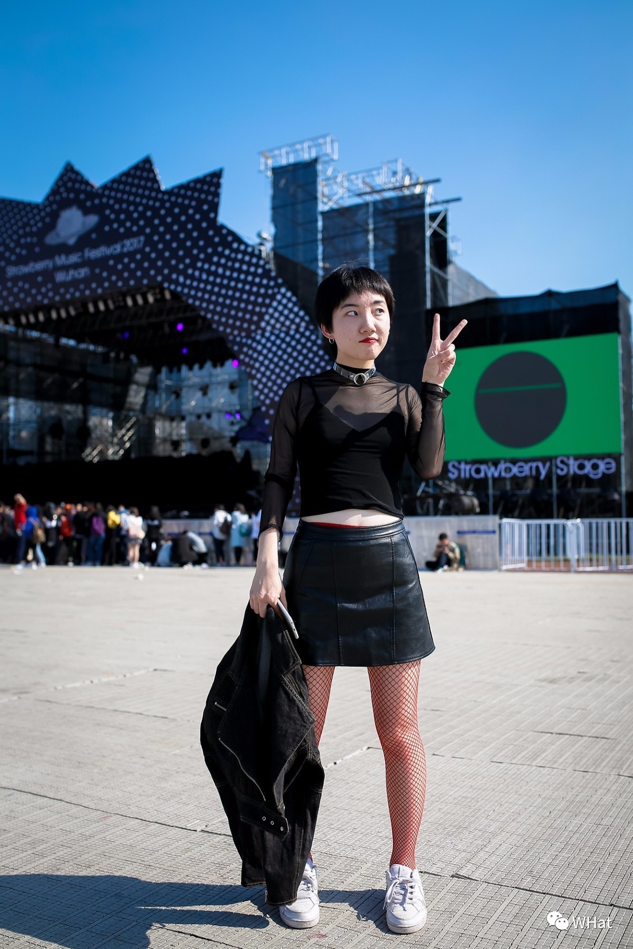 舔一口芝士草莓,舔一口草莓味奶油