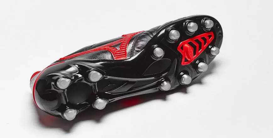 美津浓哪个配色好看,美津浓黑色经典款