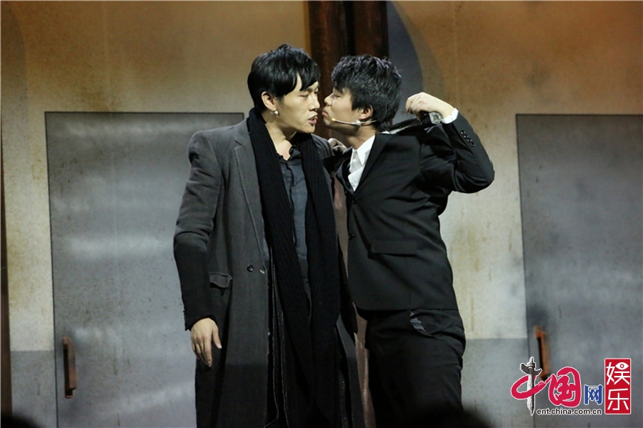 《欢乐喜剧人》情人节爆笑上演小沈阳夫妇秀恩爱