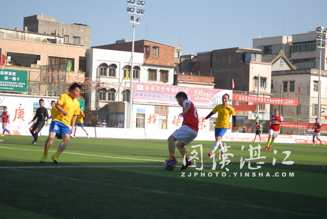 雷州市粤荣华杯迎春足球赛,雷州青草园足球赛