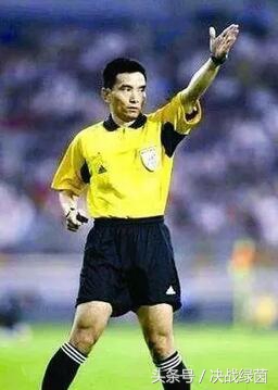 足球裁判手势动作示范图,足球裁判的12种手势