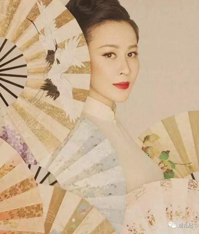 周迅拍照写真犹抱琵琶半遮面,周迅红毯年轻造型图片