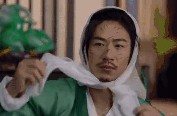 她是《太子妃》中的“哭点担当”绿篱，现成热门剧女一号