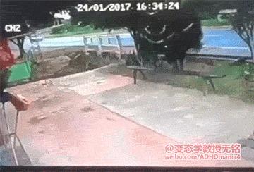 这广告打的我猝不及防,这广告打得我猝不及防什么意思