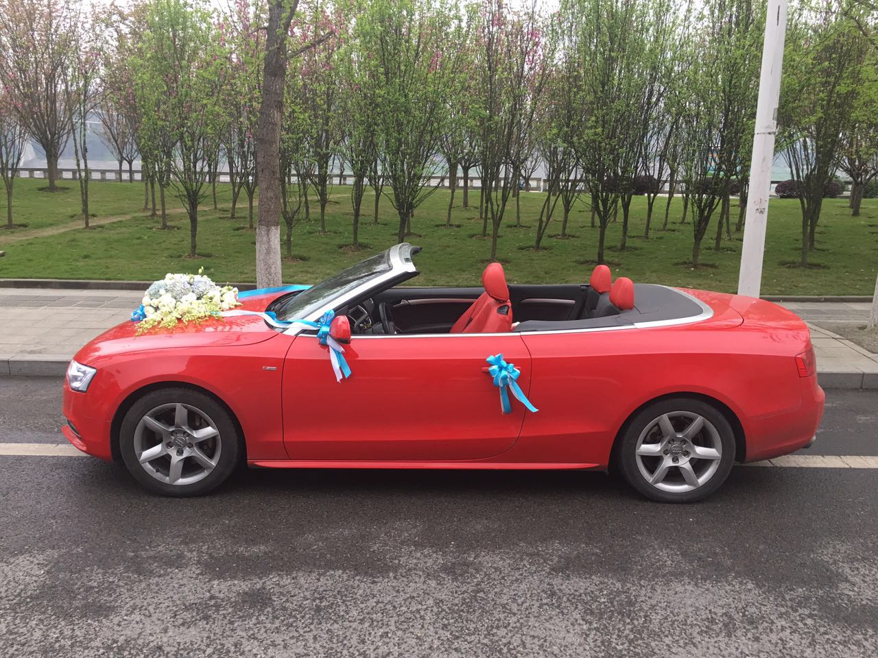 宝马4系敞篷和奥迪a5敞篷对比,奥迪a5敞篷跑车落地多少钱