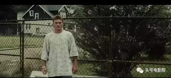 速度与豪情8出现的儿子是谁演的,速度与豪情8中红色老爷跑车