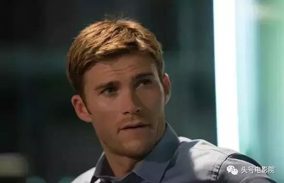 速度与豪情8出现的儿子是谁演的,速度与豪情8中红色老爷跑车