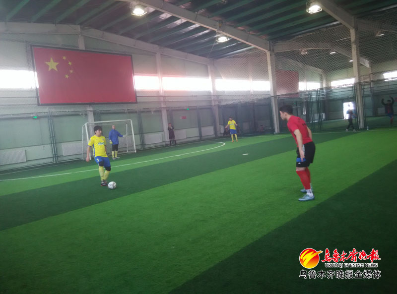 笼式足球*疆新**赛区总决赛今日开打乌鲁木齐巴瑞希队获亚军