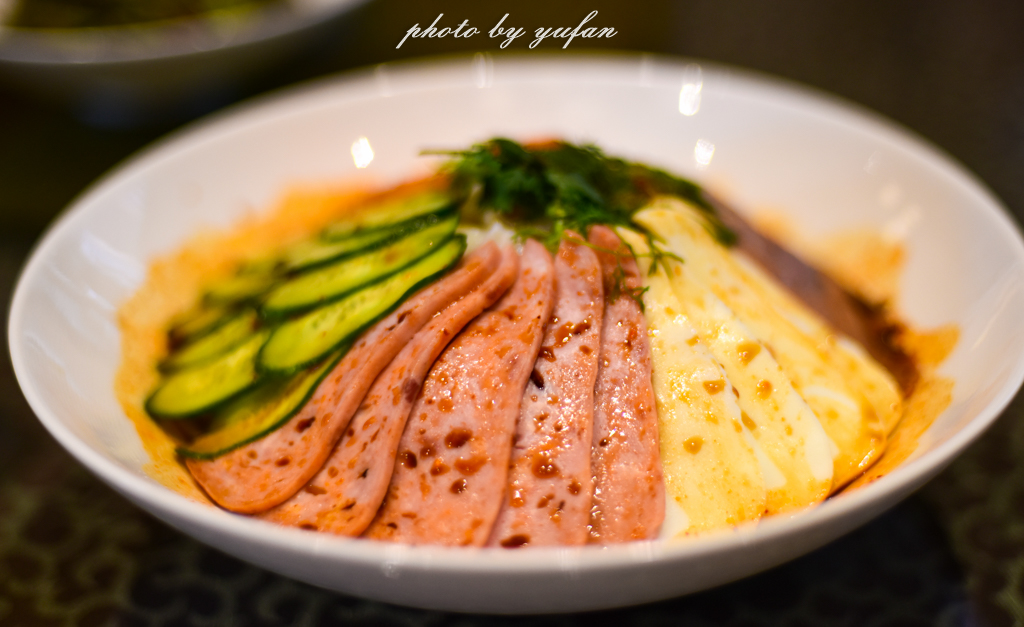 云端上的世外桃源，看看浇灌牛奶和土鸡蛋的有机乌龙茶长成啥样