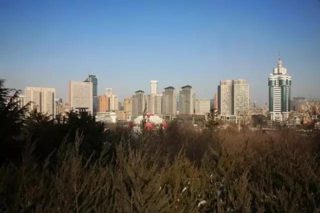 大连劳动公园的大足球有什么奥秘,劳动公园大足球在哪个门