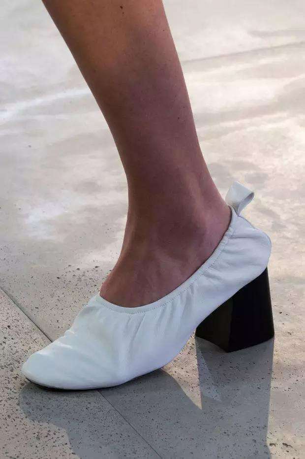 何苦买仿制名牌鞋成本30元，这5双丑鞋今年这么火，值得入手呀