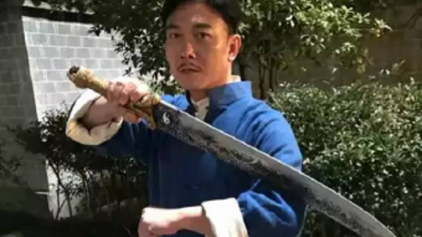 林正英午马钱小豪合作僵尸电影,钱小豪的僵尸到底演的什么意思