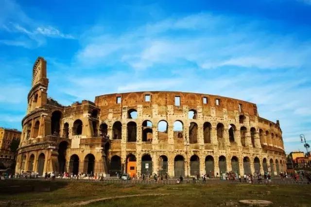 当玛莎拉蒂遇上花式台球，这个周末玩不过瘾算我输！——日月广场