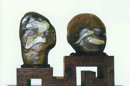 这两块石头他整整等了6年才买下，刚运回家就有人出价40万