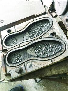 何苦买仿制名牌鞋成本30元，这5双丑鞋今年这么火，值得入手呀