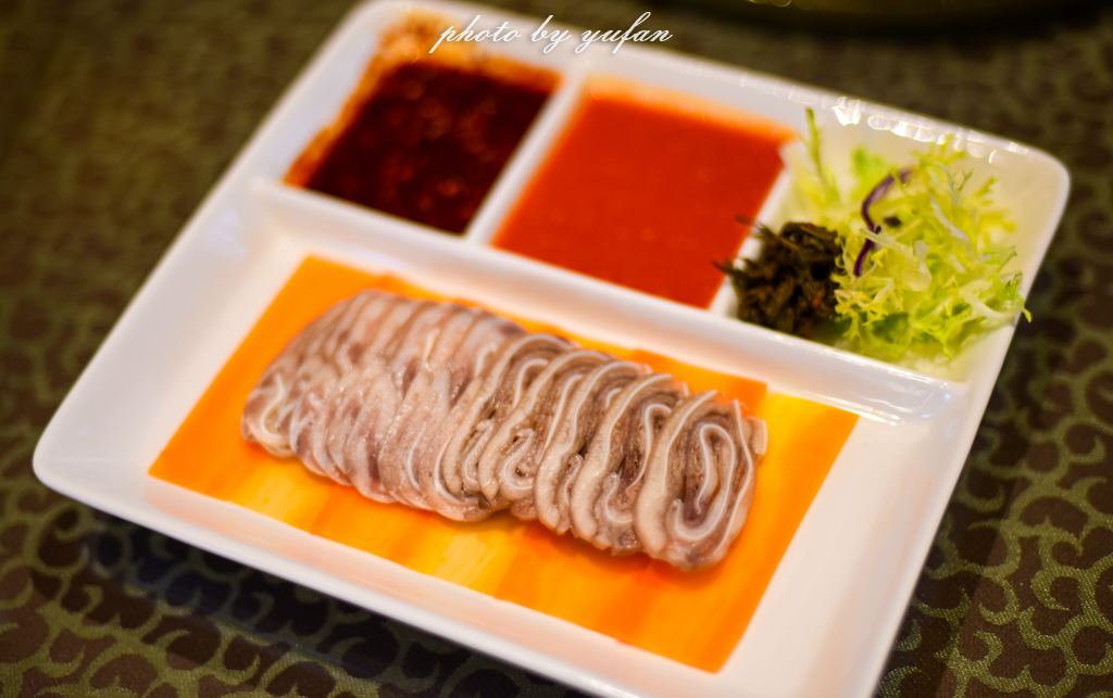 云端上的世外桃源，看看浇灌牛奶和土鸡蛋的有机乌龙茶长成啥样