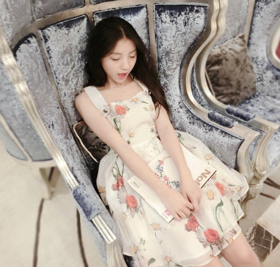 蕾丝雪纺小清新裙,优雅气质雪纺裙散发迷人气息
