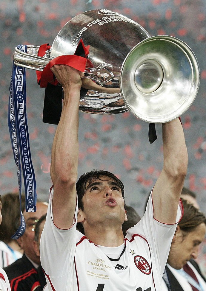 卡卡ac米兰处子秀,卡卡ac米兰庆祝高清壁纸