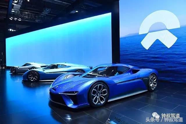 在浮华的飨宴里，钟叔只记住这些车和事