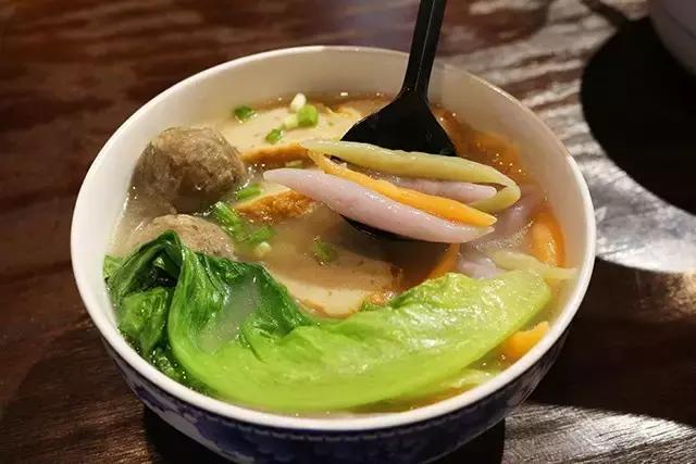 “遭受”十万伏特暴击！20只皮卡丘惊喜出没，要被萌哭了！