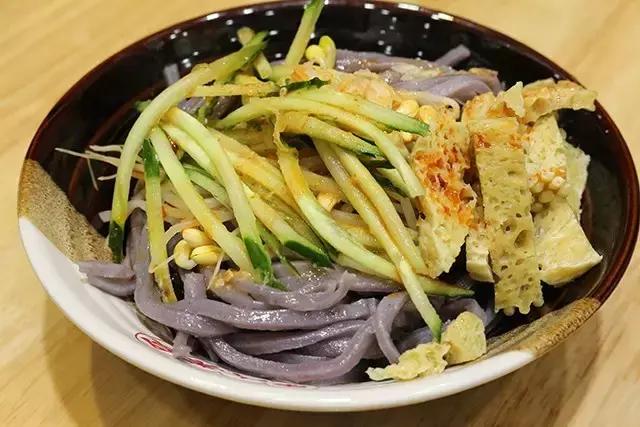 “遭受”十万伏特暴击！20只皮卡丘惊喜出没，要被萌哭了！